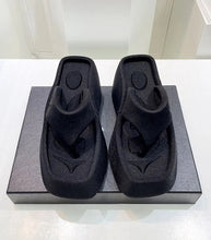 Load image into Gallery viewer, Luxury  Platform Square Toe Slippers
